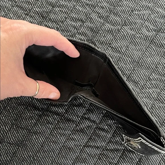 Vintage Leather Diesel Striped Green Wallet and Black True Religion Wallet Set - Picture 9 of 11